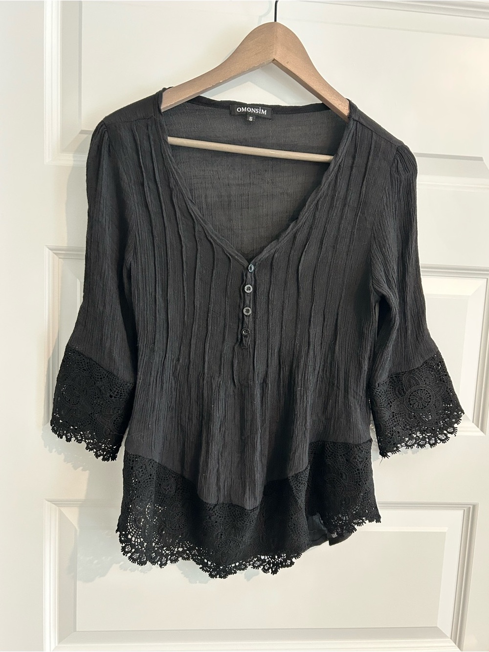 Omonsim Black Lace Top Size S